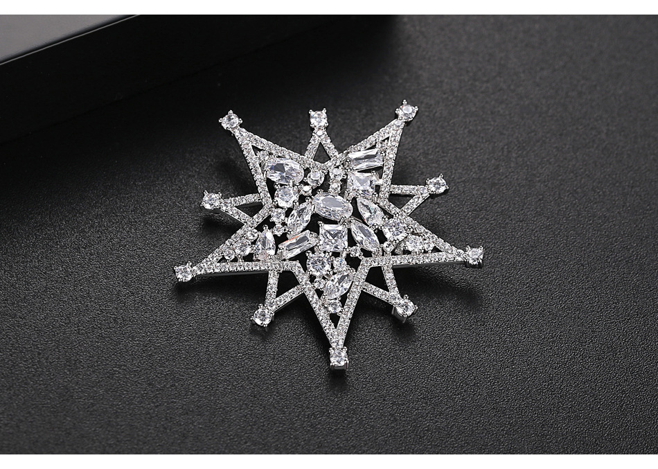 Korean Temperament New Brass Zirconium Brooch Pentagram Star Pin display picture 2