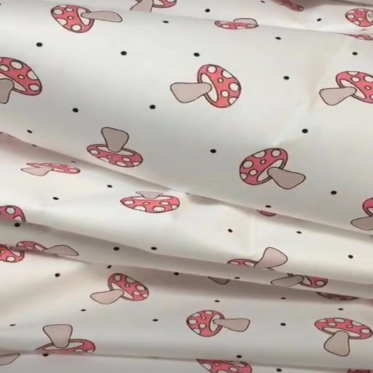 批发小花布全棉印花布窄幅1.6米纯棉宝宝布斜纹高支高密草莓布料