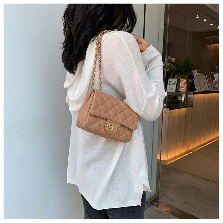 All-match Messenger New Fashion One-shoulder Diamond Chain Small Square Bag Wholesale display picture 19