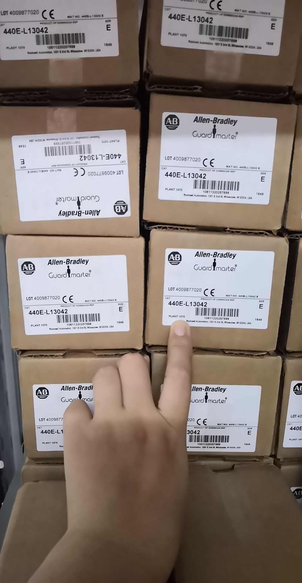 全新原装美国AB罗克韦尔紧急拉绳开关