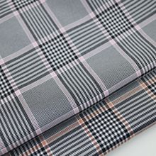 TRɫ������б�y��������e���b�����B��ȹJK�Ʒ�У�@�L���ϬF؛