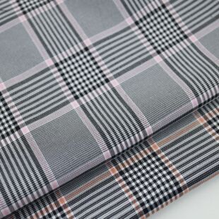 TRɫ������б�y��������e���b�����B��ȹJK�Ʒ�У�@�L���ϬF؛