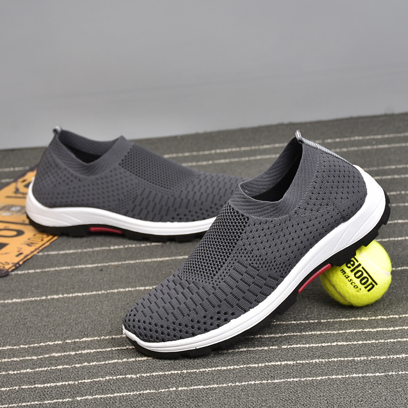 2019年新款韩版青春百搭全黑色男鞋子网面透气青少年休闲运动鞋