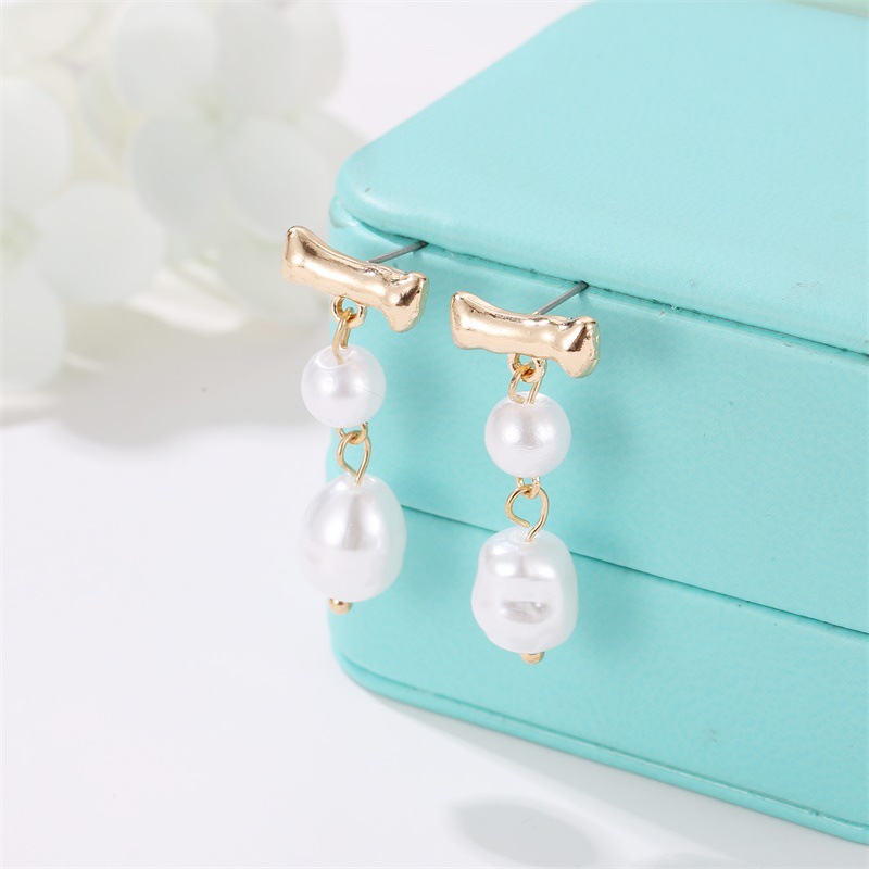 Wholesale Fashion Pearl Earrings Creative Word Retro Tassel Earrings Temperament Water Drops Shaped Pearl Earrings Earrings display picture 5