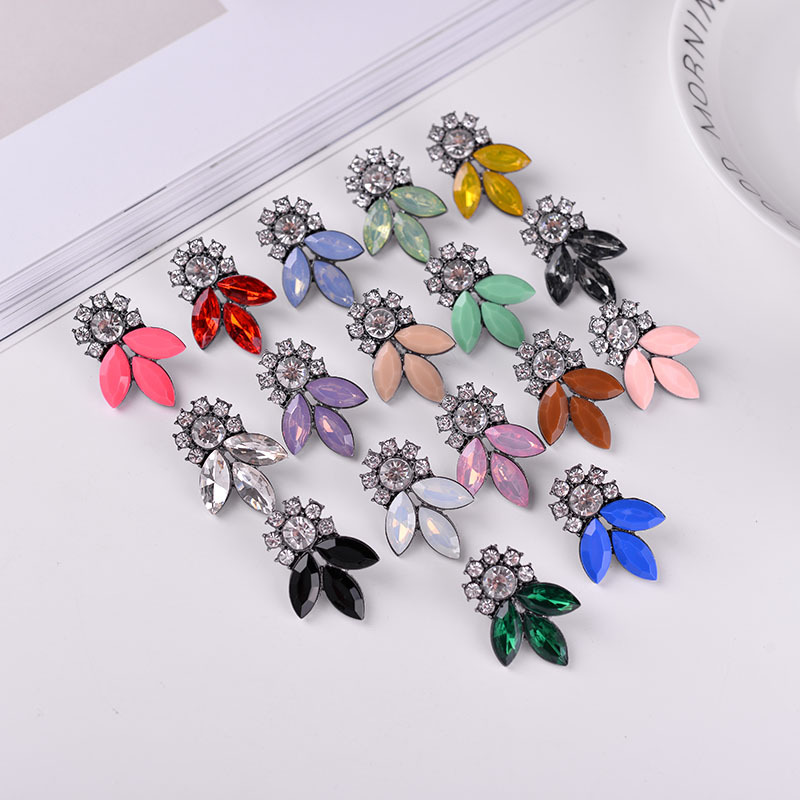 7g Weight Rhinestones Inlay Material Drop Earrings Classification 1 Pair Quantity Daily Occasion Alloy Material Geometric Pattern Women'S Gender Plating Design Retro Style 1 Pair Retro Geometric Alloy Plating Rhinestones Women's Drop Earrings 5