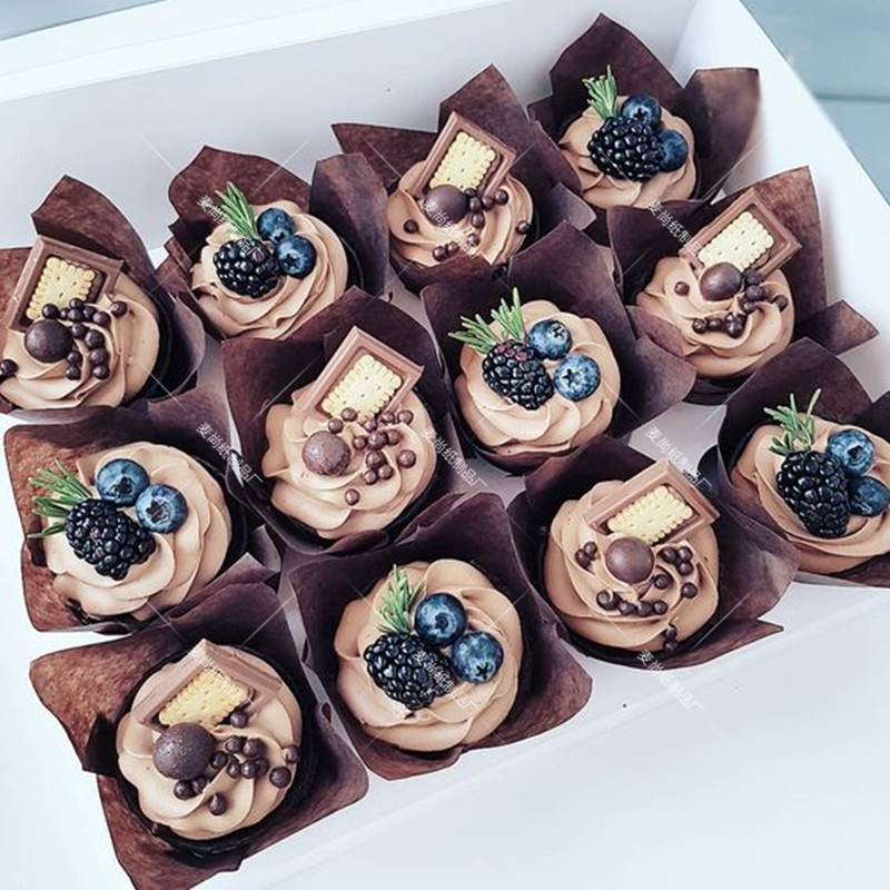 Europeo importado tulipán llama taza pastel taza de papel para hornear pastelería occidental embalaje de alimentos barbacoa personalización al por mayor