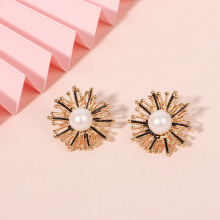4g Weight No Inlaid Inlay Material Earrings Classification Housewarming, Anniversary, Business, Wedding, Travel, Birthday, Festival Occasion Alloy Material Animal Pattern Women'S Gender Plating Design Gold, Silver Color Korean Swan Pearl Earrings 1
