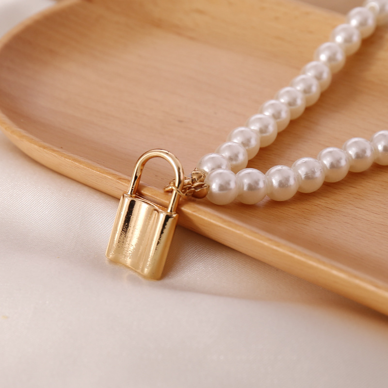 Fashion pearl lock necklace bracelet set
