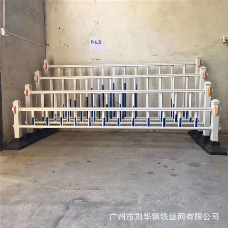 市政道路护栏锌钢隔离公路马路安全围栏 机动车分隔栏杆 交通护栏