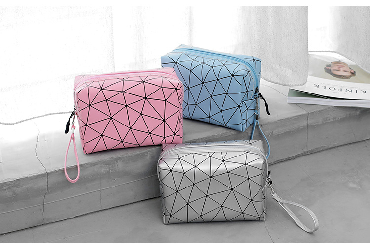 Streetwear Plaid Pu Leather Square Makeup Bags display picture 2