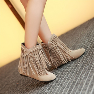 Autumn and winter 2019 new round head inside heightening short boots women’s European and American leisure all-around ta