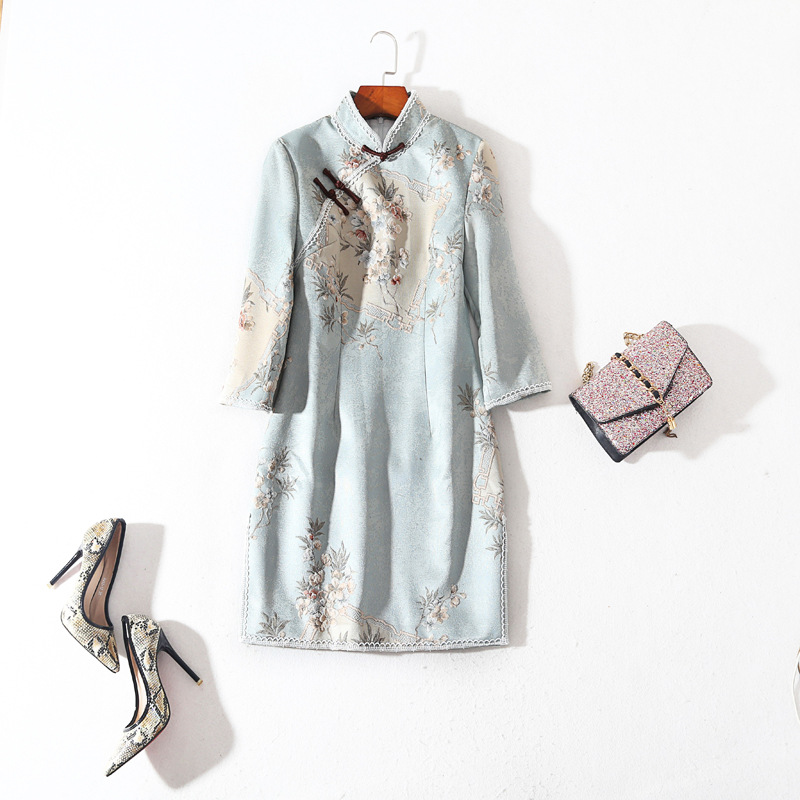 秋冬新款2019改良旗袍厂家批发复古桃花绣提花年轻蕾丝旗袍连衣裙