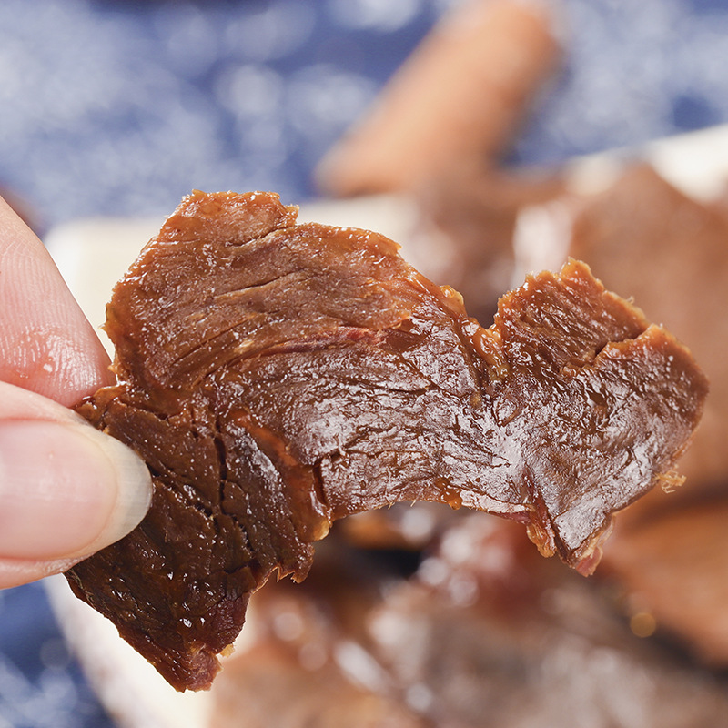 蜜汁手撕牛肉片湖嶺香辣牛腱子肉500g小包真空獨立風幹牛肉幹零食