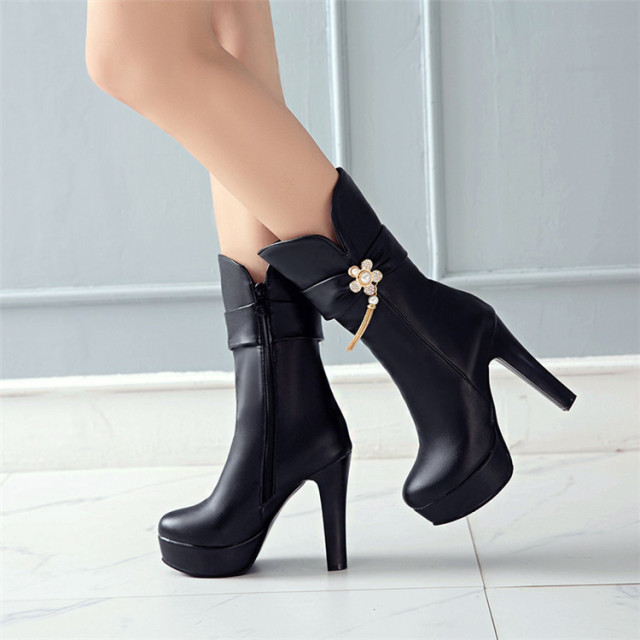 Thick heels， high heels， short boots，autumn and winter new round head