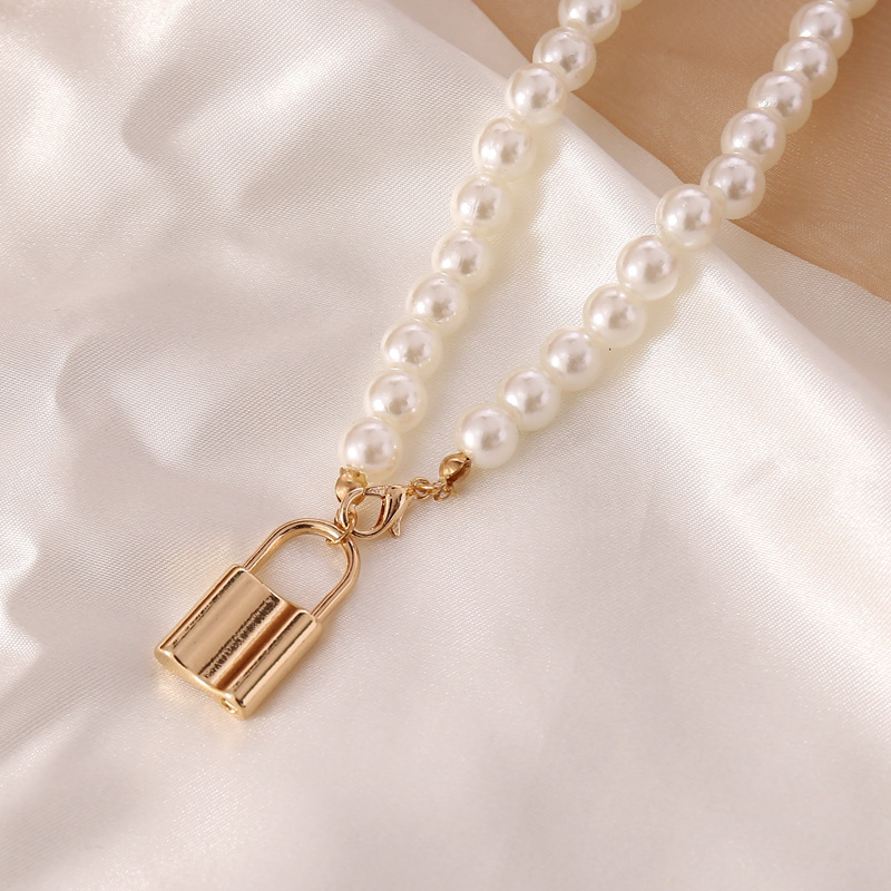 Fashion pearl lock necklace bracelet set