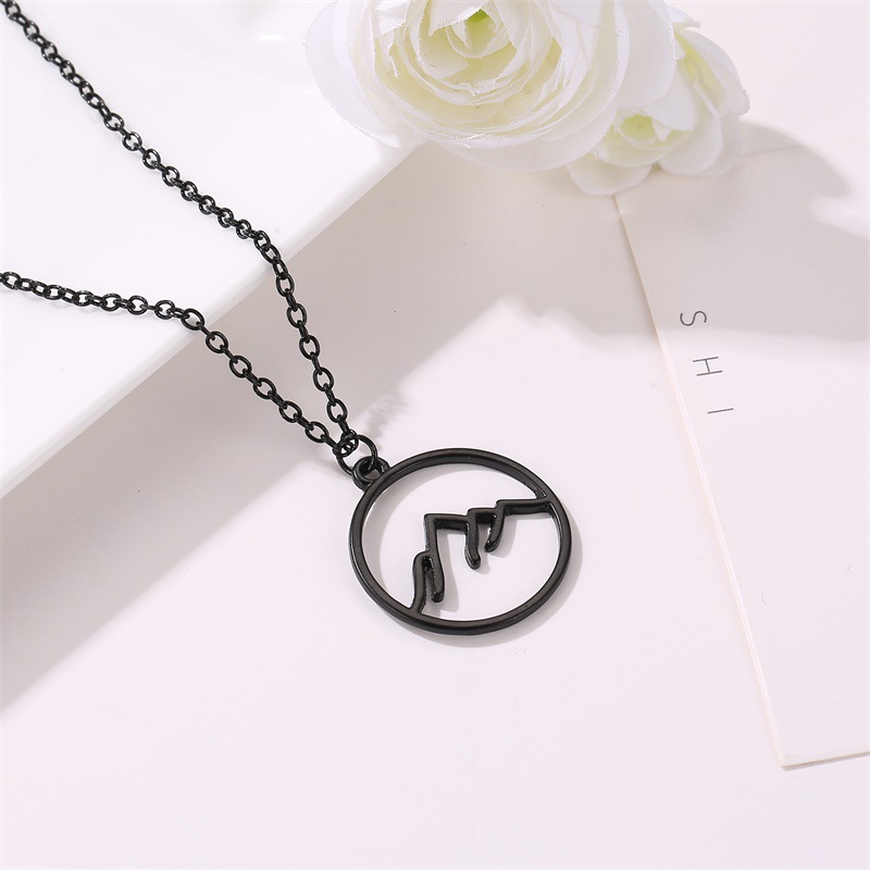 Necklace Round Hollow Necklace Pendant Fashion Mountain Folded Mountain Geometric Hollow Necklace display picture 4