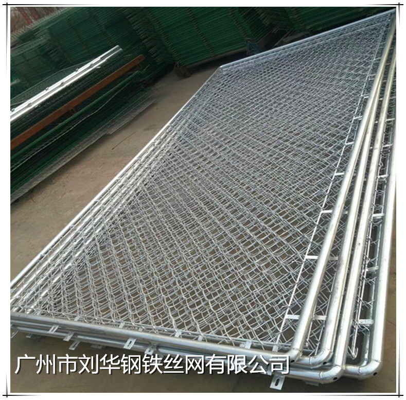 定制镀锌丝篮球场围网 勾花网隔离护栏 运动体育场包塑勾花护栏网