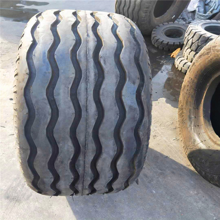 现货供应 矿山用 沙漠罐车 20-20轮胎工程轮胎