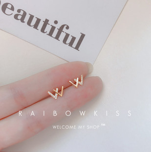 �����s925���yᘶ��һ������С�ܽ�ɫ�荻�����Ů���l�ϼ�20