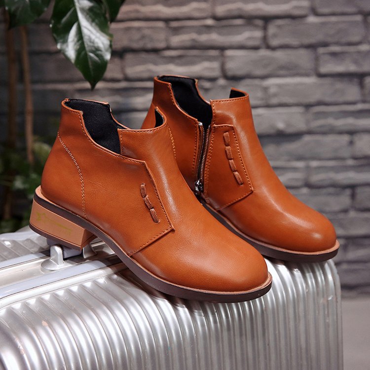 外码女靴2018冬季新款欧美时尚女休闲平底马丁靴百搭防滑女鞋批发