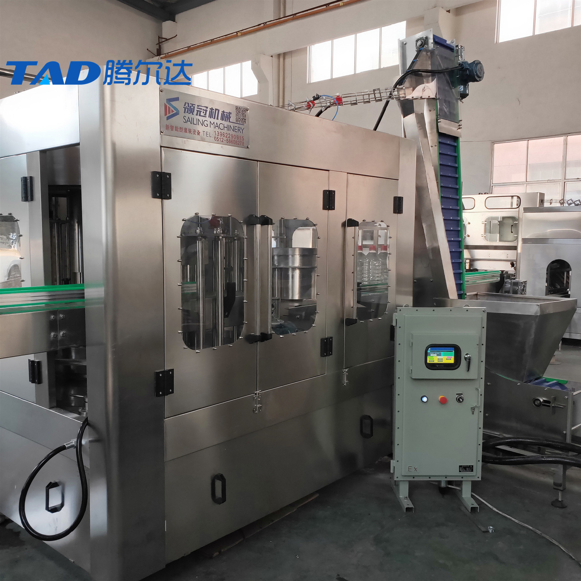 等压含气灌装机三合一灌装机设备  厂家定制全自动碳酸饮料灌装机