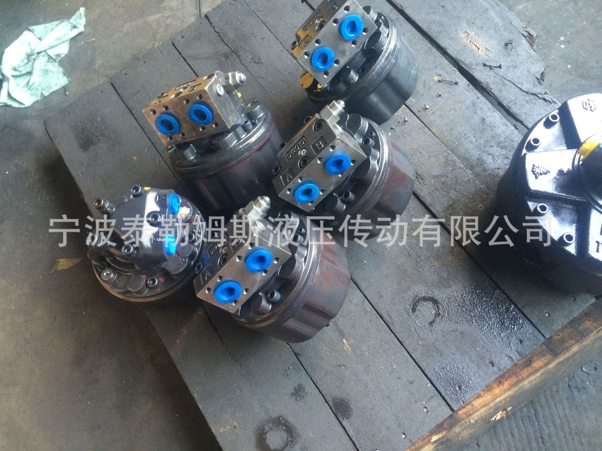 ��װ�����ڻ������ϼӴ�Ť�ؼӴ���Һѹ���ٻ�������̩��ķ˹