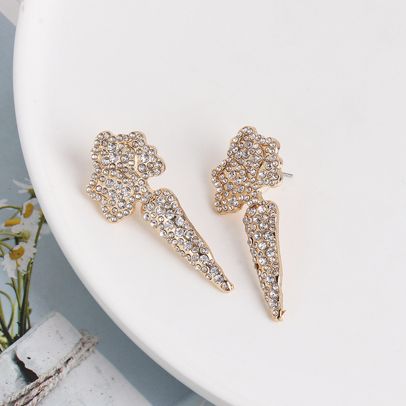Fashion Personality Earrings Female Temperament Full Diamond Vegetable Carrot Earrings display picture 4