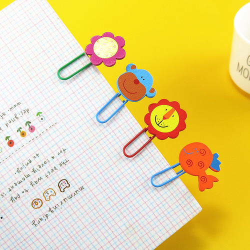 Wooden cartoon animal shaped colorful paper clips Japanese and Korean stationery children's cute paper clips fashionable paper clips