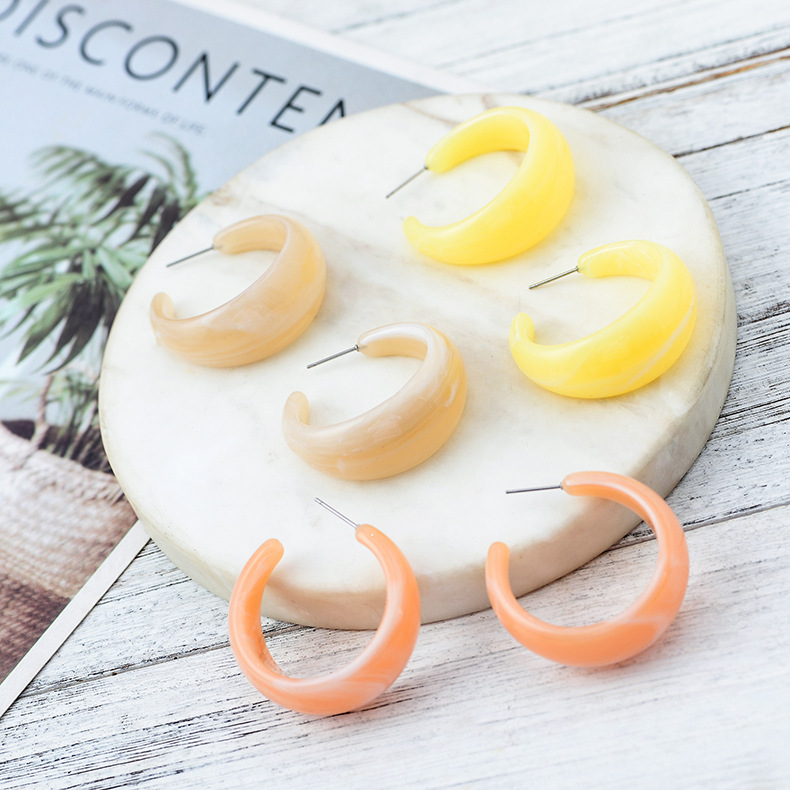New Popular Resin Candy Color C-shaped Earrings Simple Fashion Earrings Jewelry display picture 8