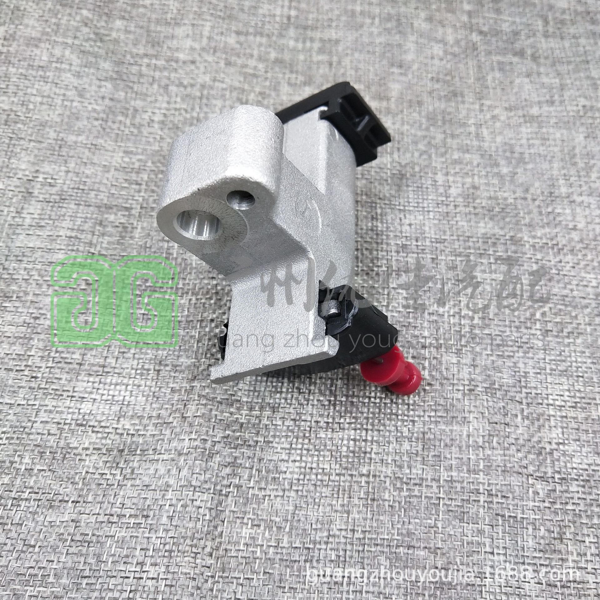 优质适用于丰田V6 2GR 3GR时规链顶正时张紧器13560-31020-阿里巴巴