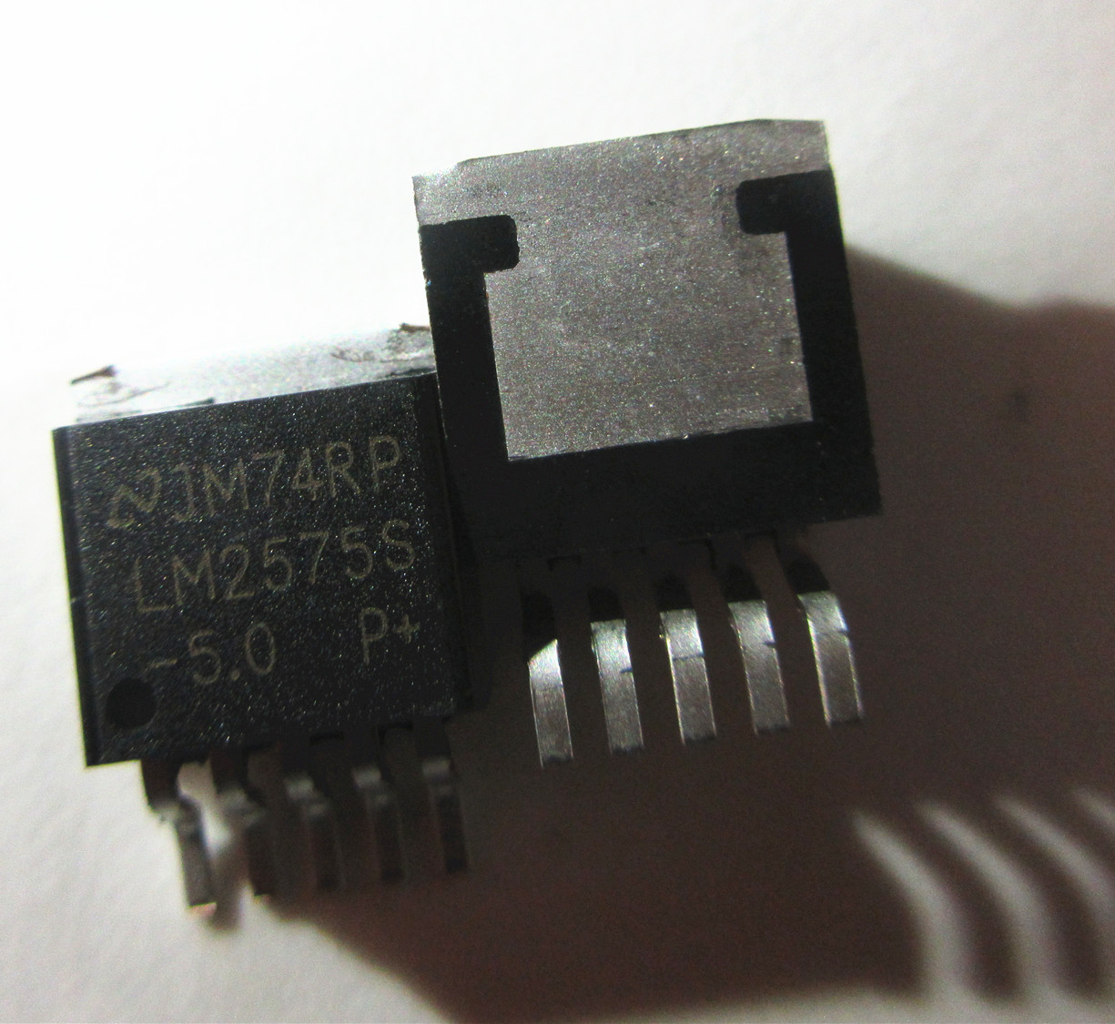 全新 LM2575S-5.0 LM2575-5.0 5V TO-263-5 五端稳压 开