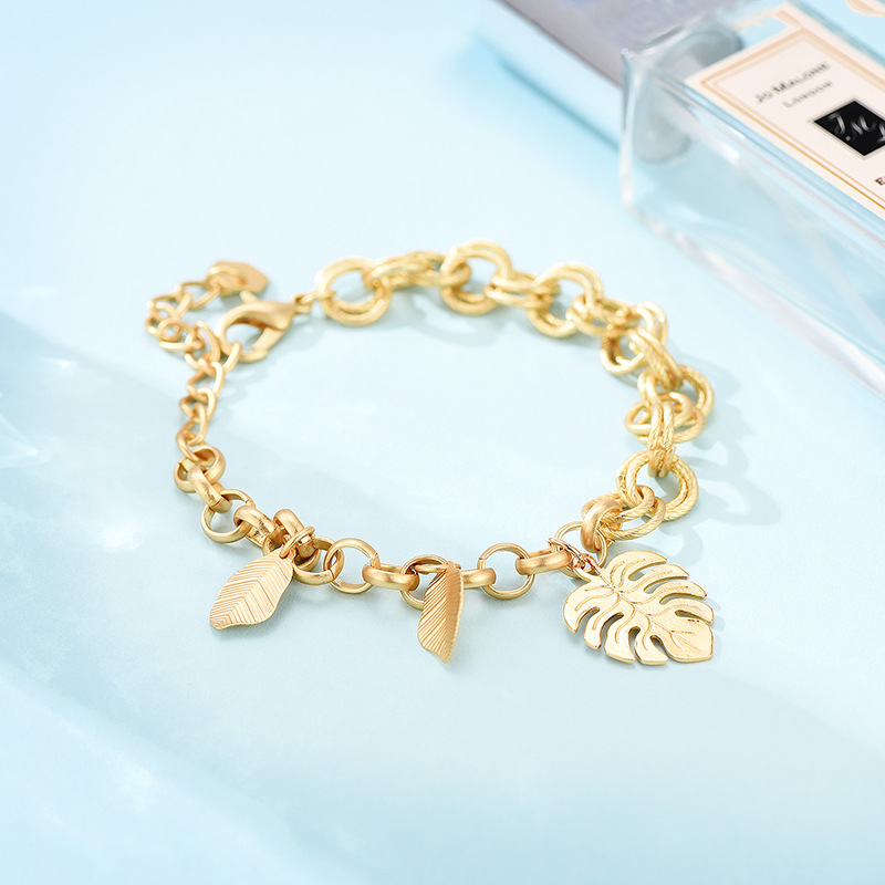 Korean Version Of The Creative Personality Fashion Asymmetric Geometric Leaves Alloy Bracelet display picture 1