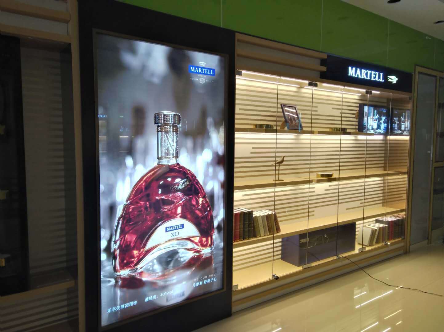 工厂现货直发工艺品展柜设计定做多风格洋酒展示柜