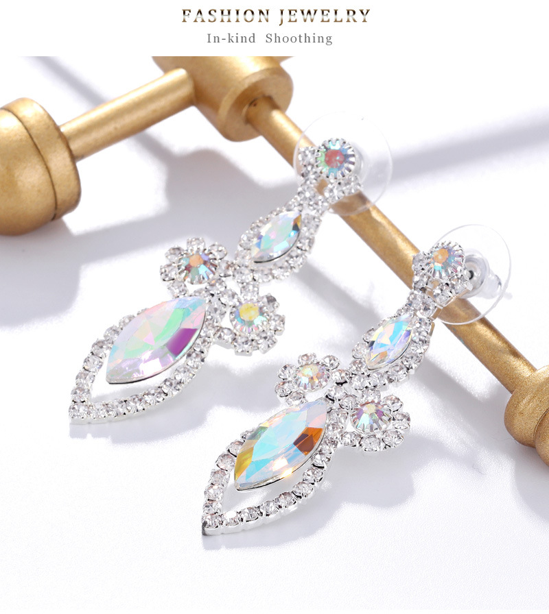 Exclusif Pour Croix-transfrontalier Européen Et Américain De Mode De Mariée Boucles D'oreilles En Cristal Populaire Ornement Polyvalent Boucle D'oreille Pendentif Pour Les Dames Dans Stock En Gros display picture 6