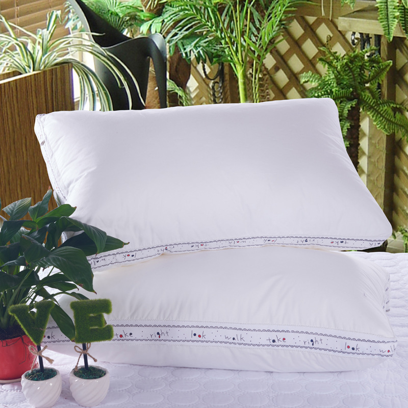 english three-dimensional velvet student adult Goose Neck protection pillow direct deal