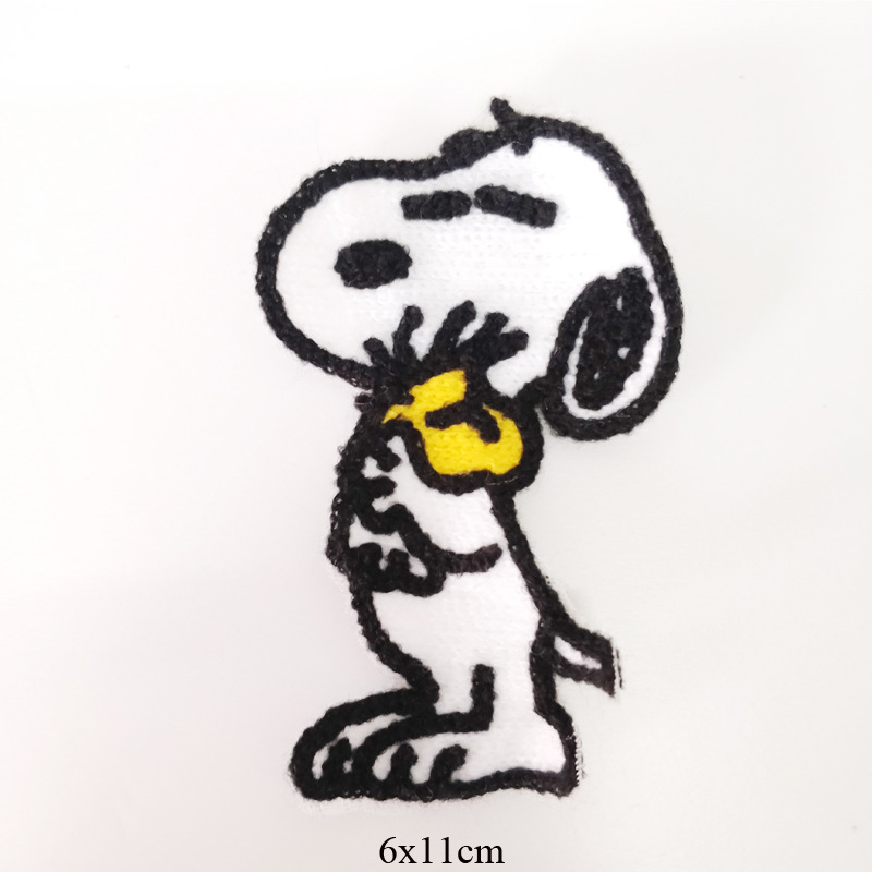 スヌーピー布ステッカー刺繍パッチバッジ子供服アクセサリー穴付きステッカー日本tシャツバッグ装飾diy