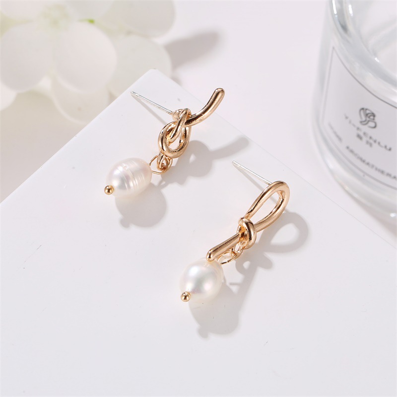 Asymmetric Knotted Bow Pearl Earrings Earrings Women display picture 5
