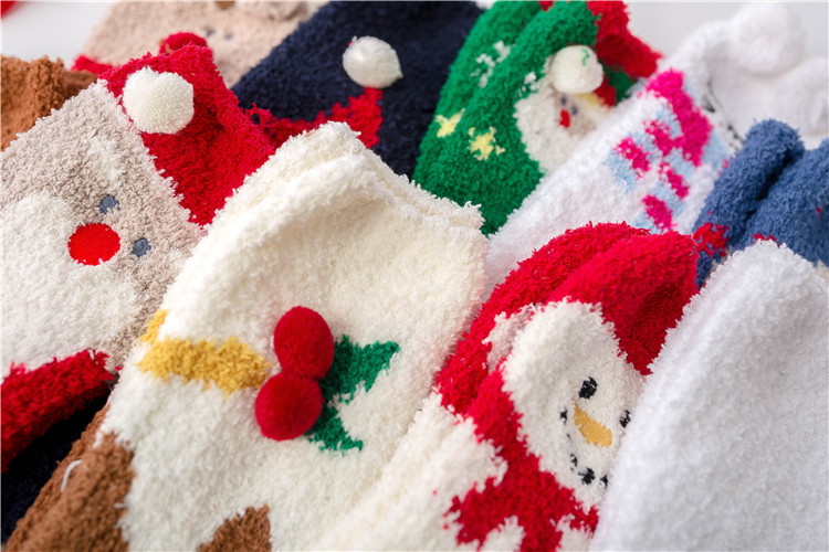 Home, Party, Festival Occasion Warm, Sweatproof, Non-Slip Function Christmas Festival Christmas Christmas Women's Cartoon Polyester Coral Fleece Embroidery Crew Socks A Pair