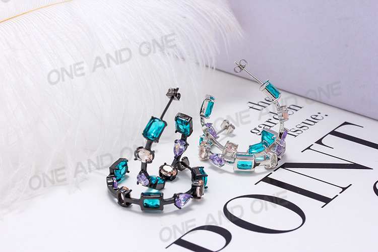 Fashion C-shaped Matching Glass Stone Earrings display picture 3