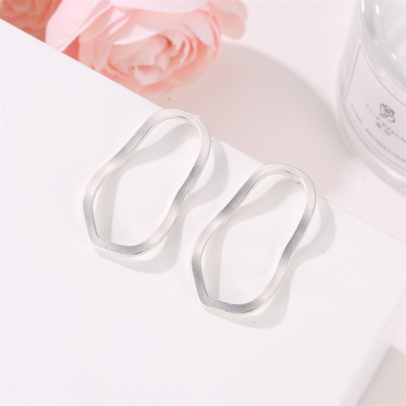 Explosion Earrings Earrings Geometric Irregular Hollow Wave Earrings Earrings display picture 4