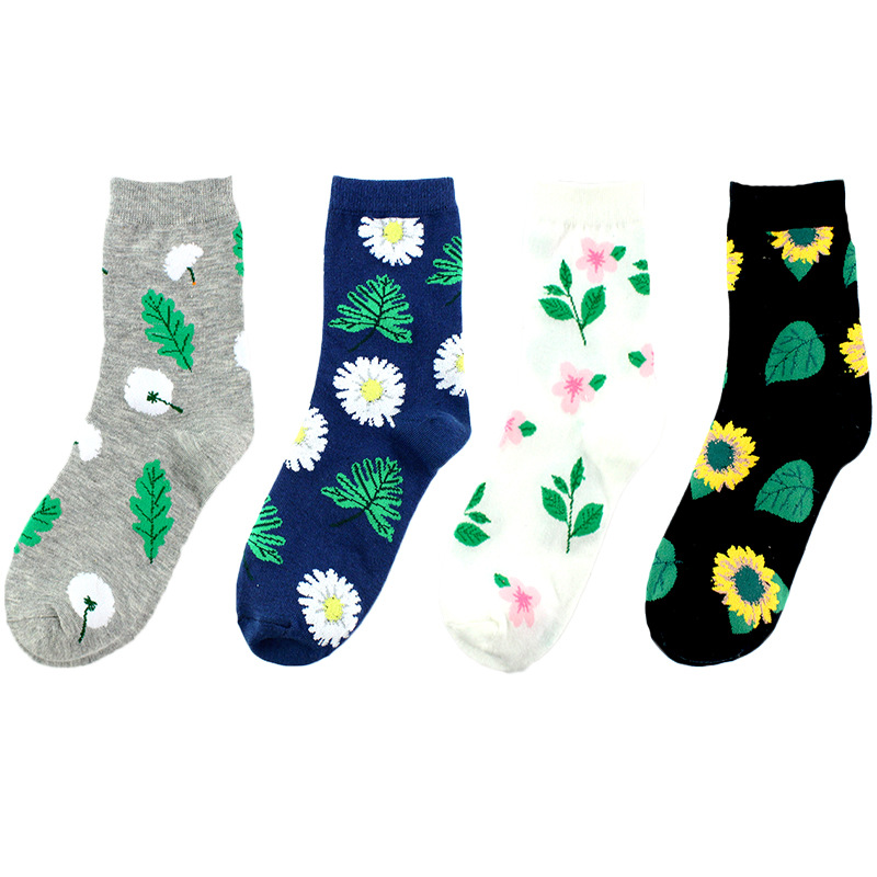 Women's Pastoral Leaves Flower Cotton Crew Socks A Pair display picture 2