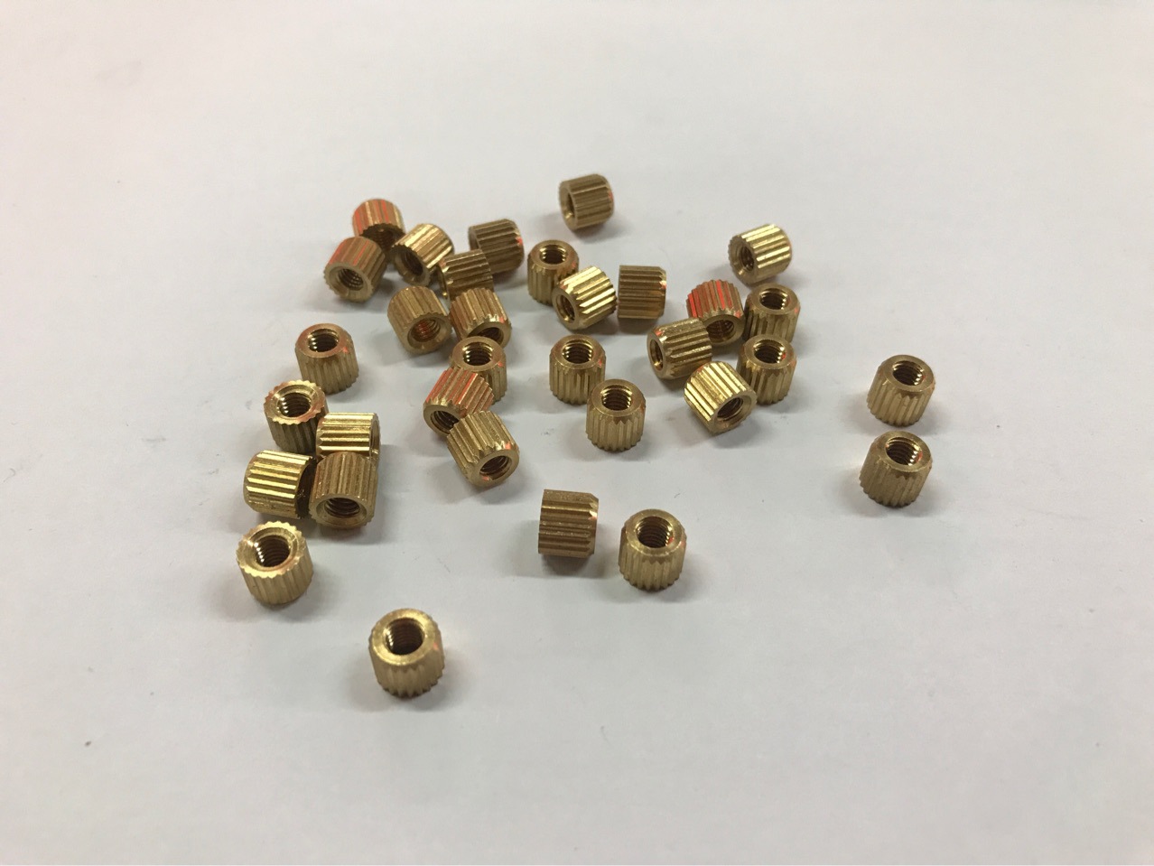 纯铜大扁头铜螺母工厂自营沉头铜螺丝钉注塑平头十字铜螺母