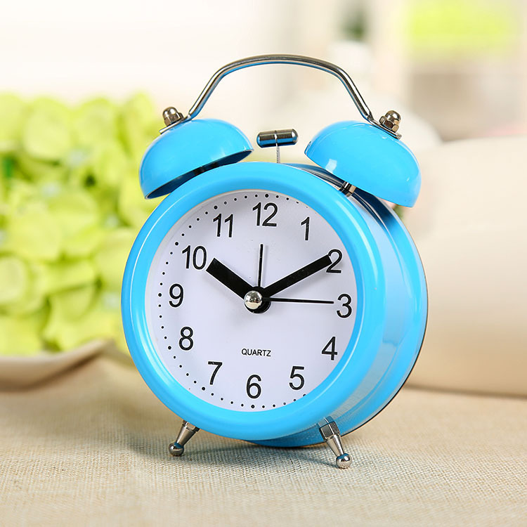 Directo de fábrica mudo de noche simple estudiante creativo reloj de metal multifuncional niños noche luz pequeño reloj despertador