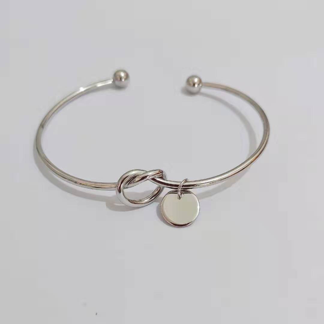 Twisted Heart Metal Bracelet Image 5