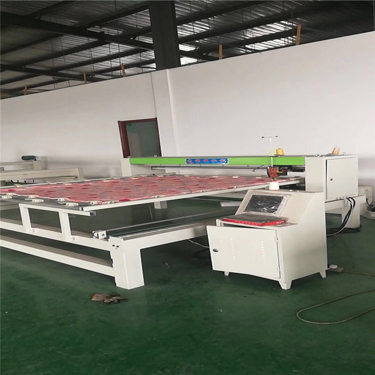 厂家供应电脑绗缝机 被褥缝制机 全移动电脑绗缝机 缝制工整精细