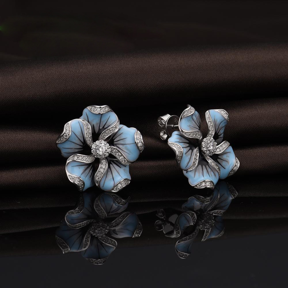 fashionable creative earrings