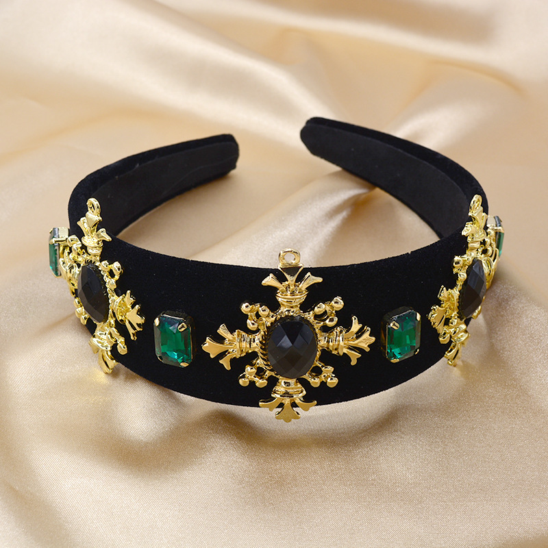 Autumn And Winter Baroque Cross Cross Cloth Velvet Headband Temperament display picture 5