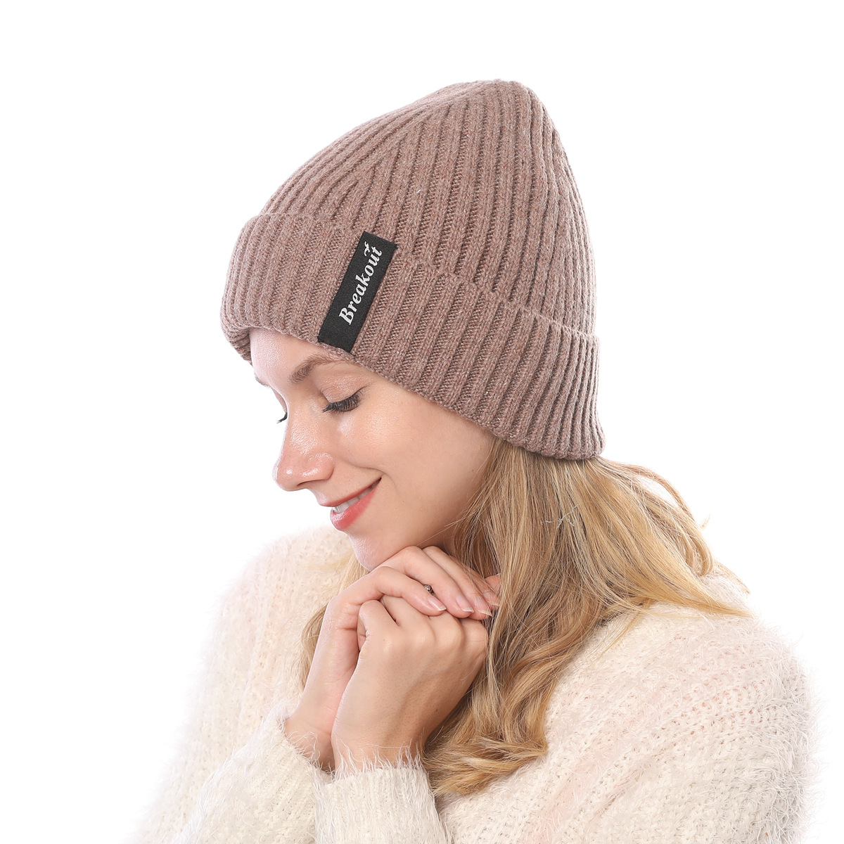 Cappello da uomo in lana calda lavorato a maglia con lettera adesiva con bordo arricciato a righe dritte in velluto autunno e inverno da donna_voghion.com