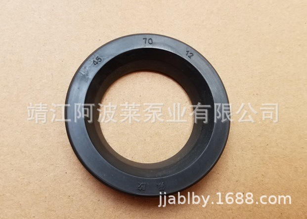 砂浆泵密封组件 氟胶K型圈黑色适用腐蚀环境 密封套油封45*70*12