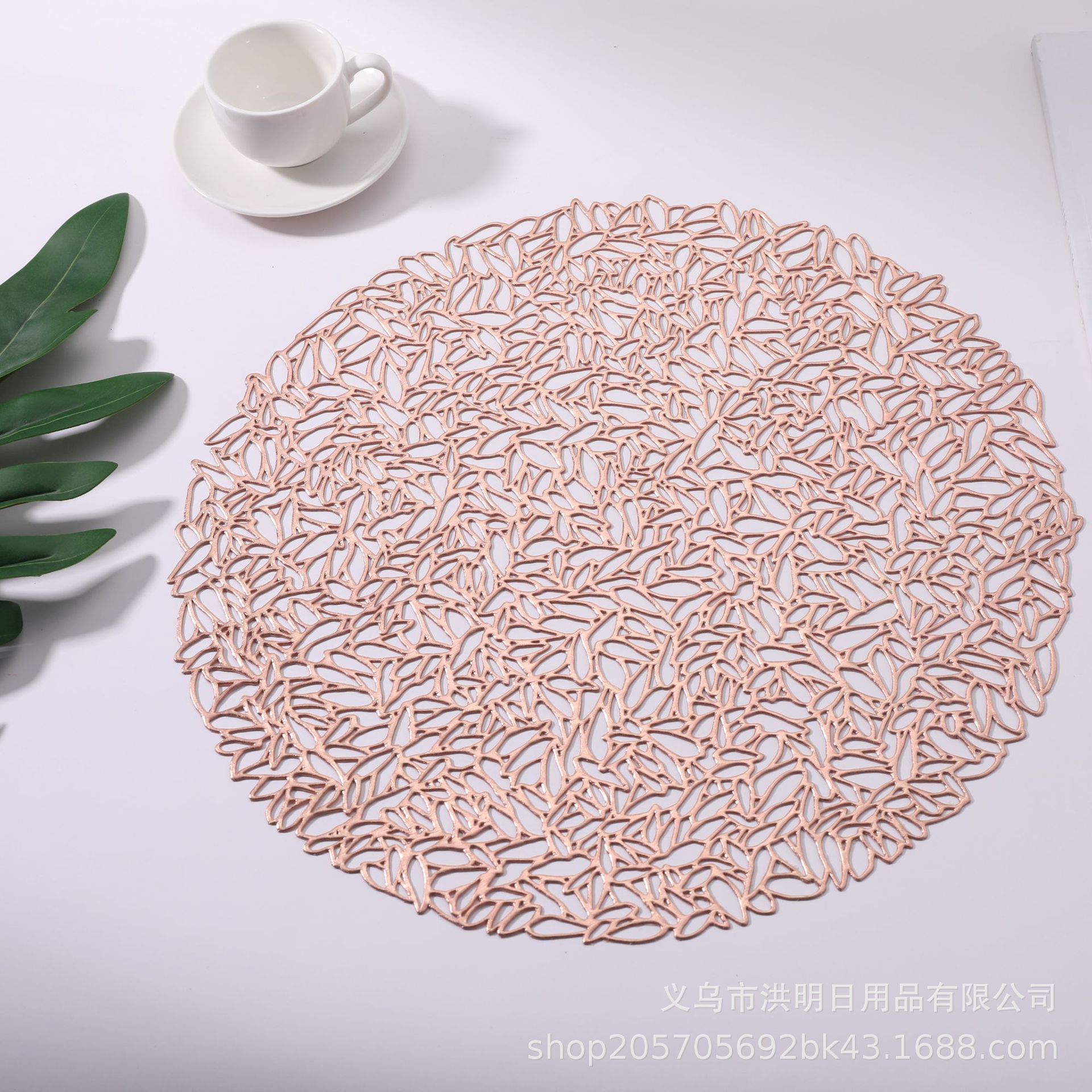Creativo hueco PVC dorado decorativo estera de mesa de café estera de mesa antideslizante estera de comida occidental simple viento placa tazón estera montaña